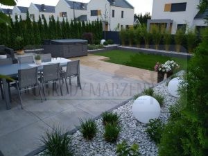 b7ae12b7-d5b5-4e95-8125-9a973916967c-oPal